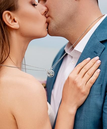 COLLAR SOL Y LUNA "Simboliza conexión, protección y amor eterno"-¡Elige el tuyo hoy!